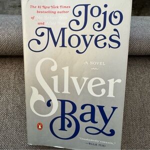Jojo Moyes 🫐 'Silver Bay' Novel